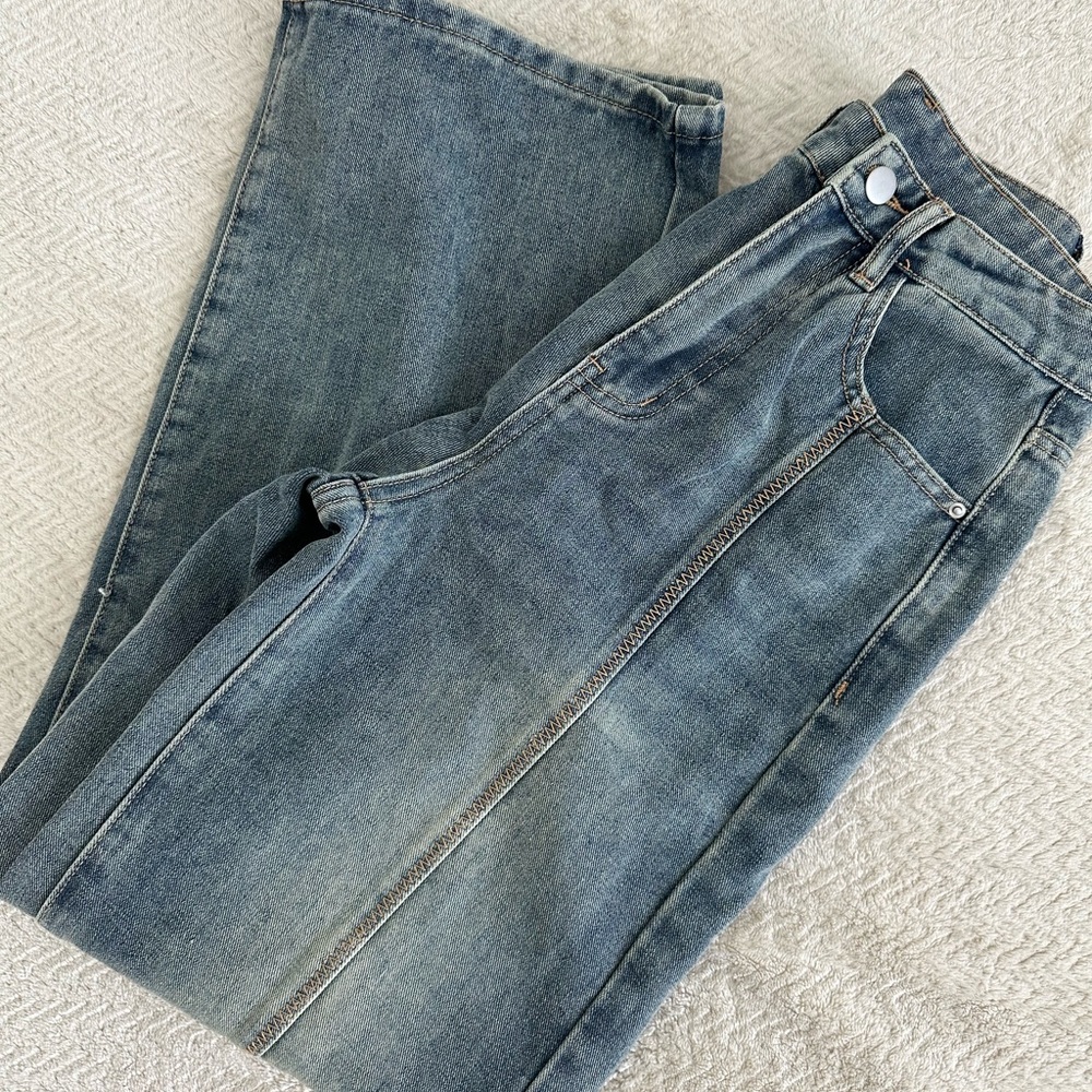 Wide-legged Jeans With Wide Slanted Pockets
